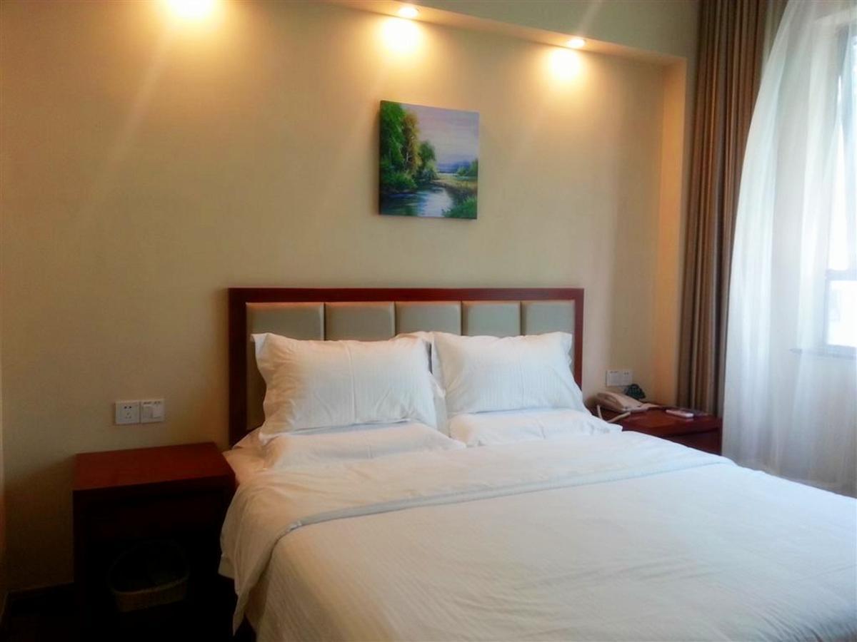 Greentree Inn Shanghai Expo Site South Yanggao Road Subway Station Express Hotel Exterior foto