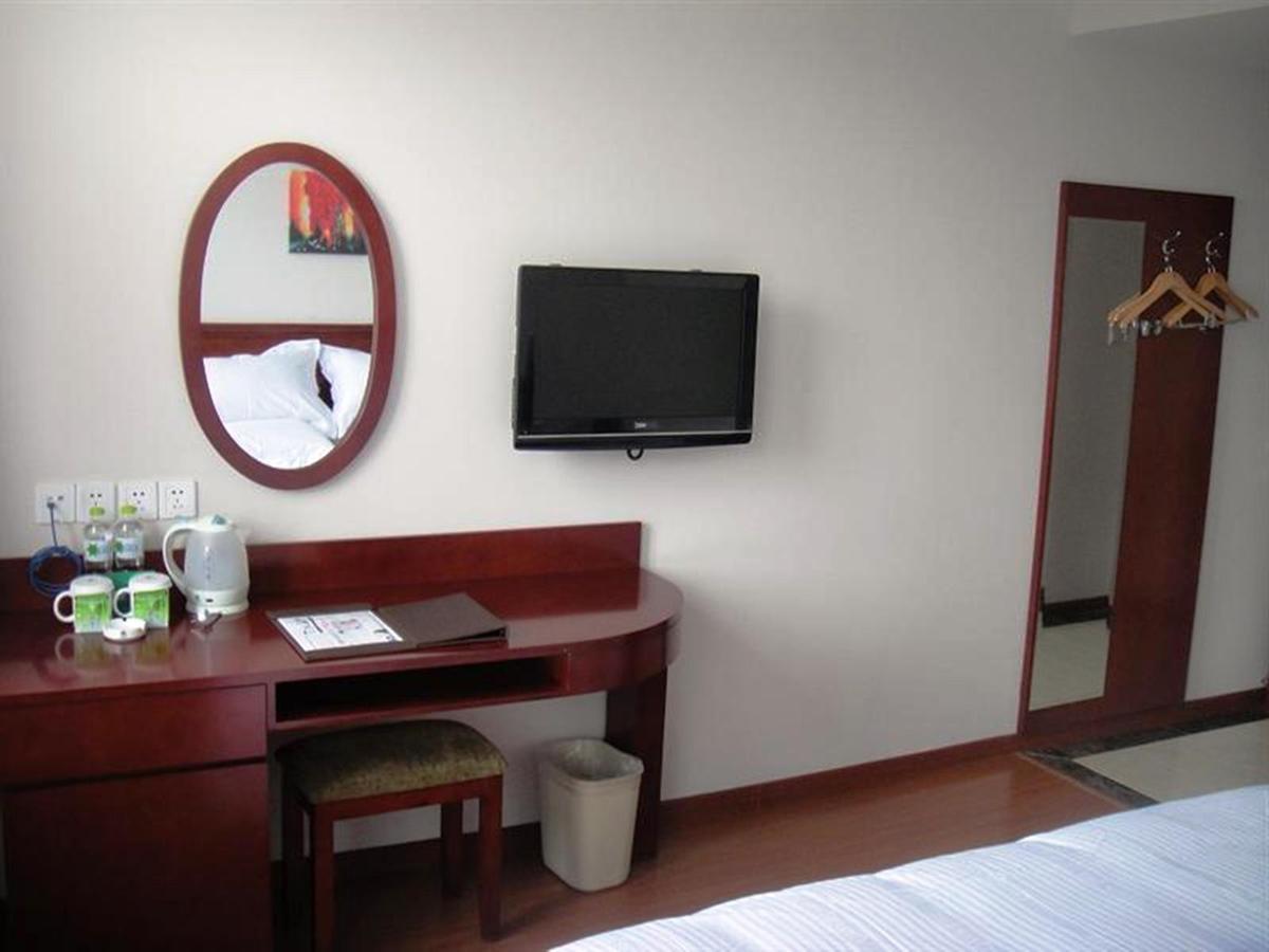 Greentree Inn Shanghai Expo Site South Yanggao Road Subway Station Express Hotel Exterior foto