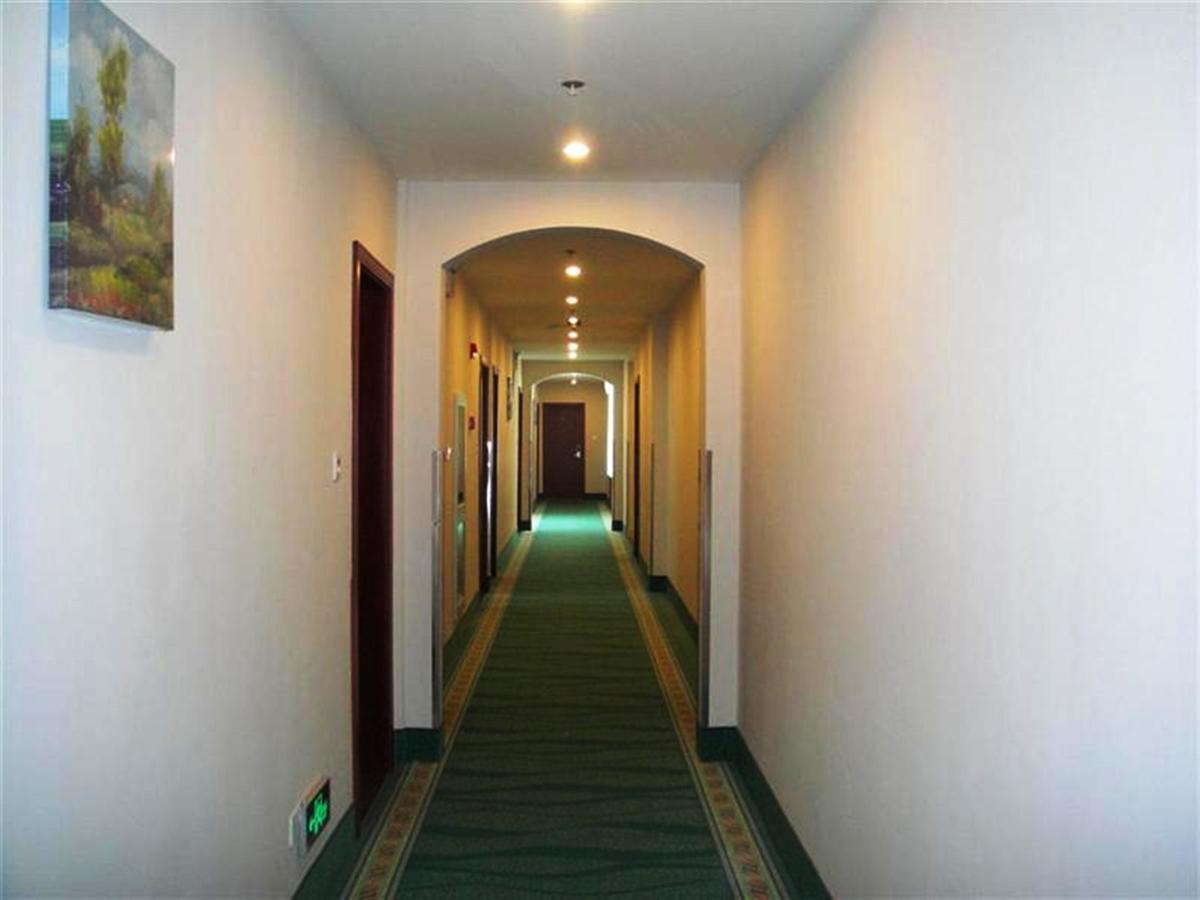Greentree Inn Shanghai Expo Site South Yanggao Road Subway Station Express Hotel Exterior foto
